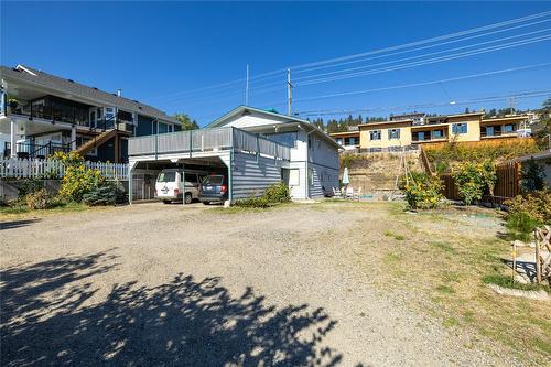 3704 Beach Avenue, Peachland, BC - Outdoor