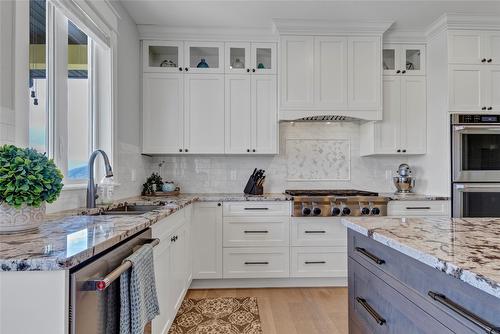 304 Silversage Bluff Lane, Vernon, BC - Indoor Photo Showing Kitchen With Upgraded Kitchen