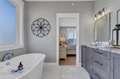 304 Silversage Bluff Lane, Vernon, BC - Indoor Photo Showing Bathroom