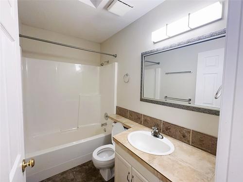 124 Portview Avenue, Kelowna, BC - Indoor Photo Showing Bathroom