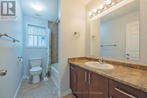 2711 Foxbend Link, London, ON - Indoor Photo Showing Bathroom