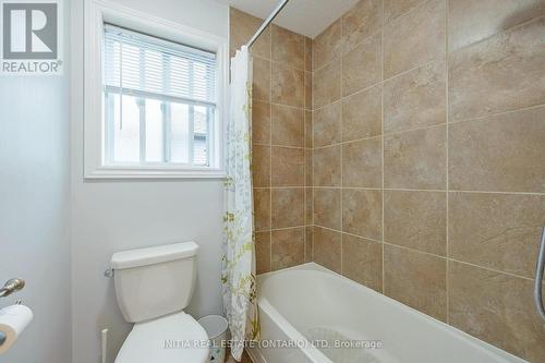 2711 Foxbend Link, London, ON - Indoor Photo Showing Bathroom