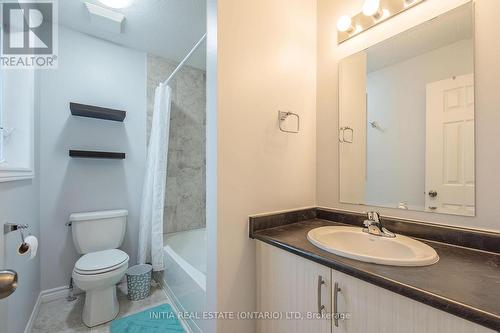 2711 Foxbend Link, London, ON - Indoor Photo Showing Bathroom