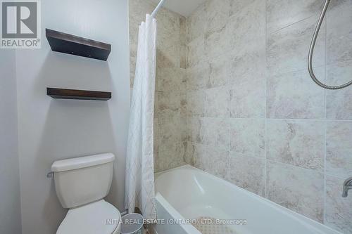 2711 Foxbend Link, London, ON - Indoor Photo Showing Bathroom