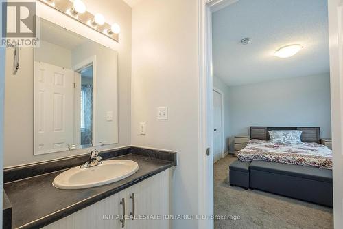 2711 Foxbend Link, London, ON - Indoor Photo Showing Bathroom