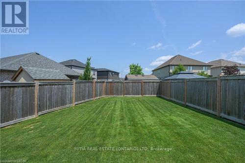 2711 Foxbend Link, London, ON - Outdoor With Backyard