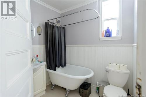 142 Duke Street, Saint John, NB - Indoor Photo Showing Bathroom