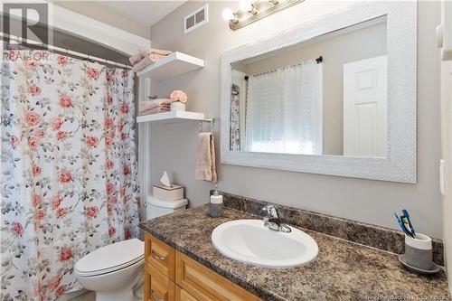 96 Forest Grove Road, Moncton, NB - Indoor Photo Showing Bathroom