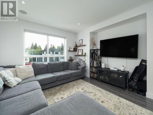 3955 Barnes Drive, Prince George, BC - Indoor Photo Showing Dining Room