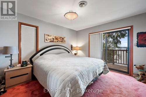 582 Duclos Point Road, Georgina, ON - Indoor Photo Showing Bedroom