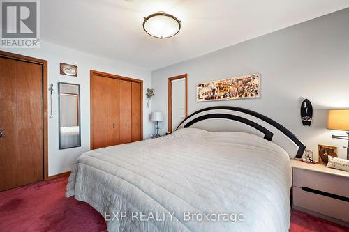 582 Duclos Point Road, Georgina, ON - Indoor Photo Showing Bedroom