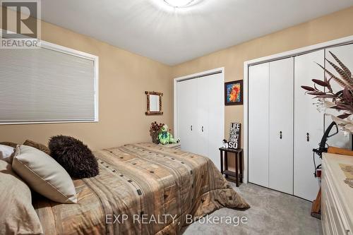 582 Duclos Point Road, Georgina, ON - Indoor Photo Showing Bedroom