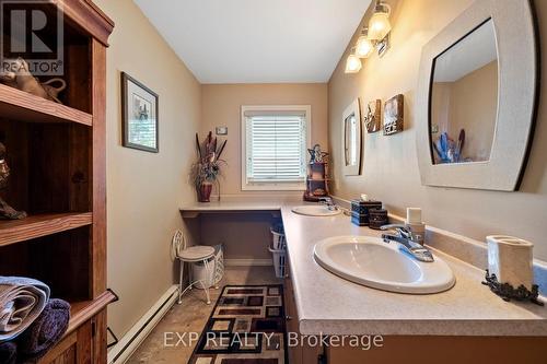 582 Duclos Point Road, Georgina, ON - Indoor Photo Showing Bathroom