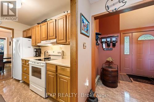 582 Duclos Point Road, Georgina, ON - Indoor Photo Showing Kitchen