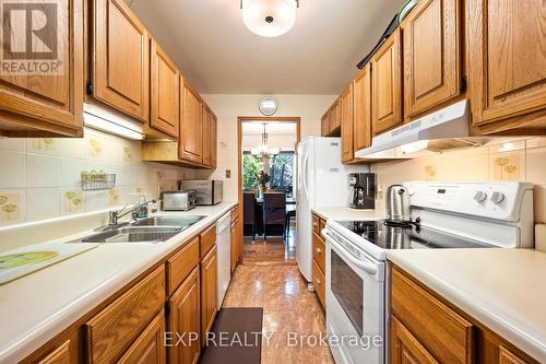 582 Duclos Point Road, Georgina, ON - Indoor Photo Showing Kitchen With Double Sink