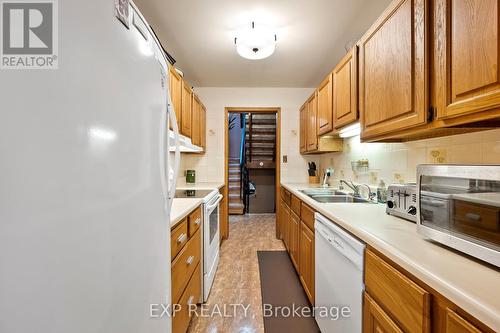 582 Duclos Point Road, Georgina, ON - Indoor Photo Showing Kitchen With Double Sink