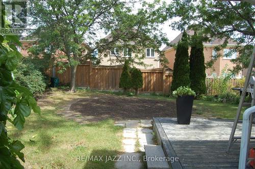 11 Campling Court, Clarington (Bowmanville), ON - Outdoor