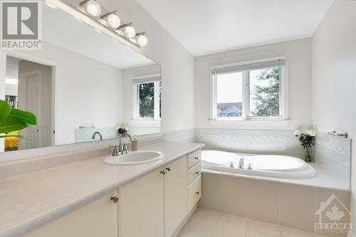 33 Spur Avenue, Ottawa, ON - Indoor Photo Showing Bathroom