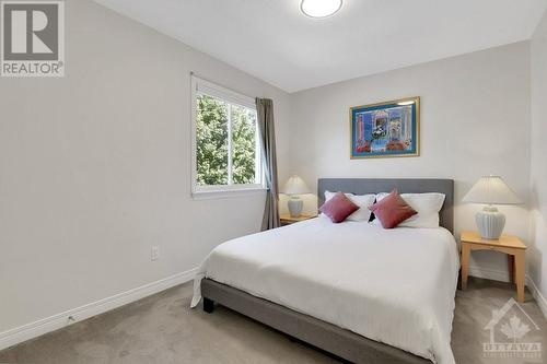 33 Spur Avenue, Ottawa, ON - Indoor Photo Showing Bedroom