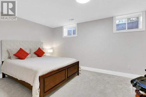 33 Spur Avenue, Ottawa, ON - Indoor Photo Showing Bedroom