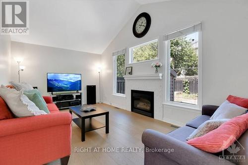 33 Spur Avenue, Ottawa, ON - Indoor Photo Showing Living Room With Fireplace