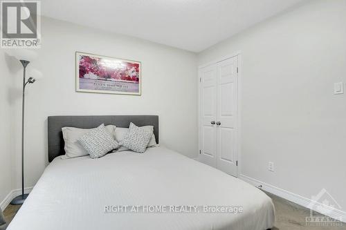 33 Spur Avenue, Ottawa, ON - Indoor Photo Showing Bedroom