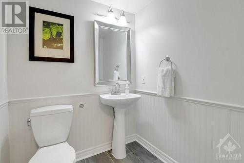 33 Spur Avenue, Ottawa, ON - Indoor Photo Showing Bathroom