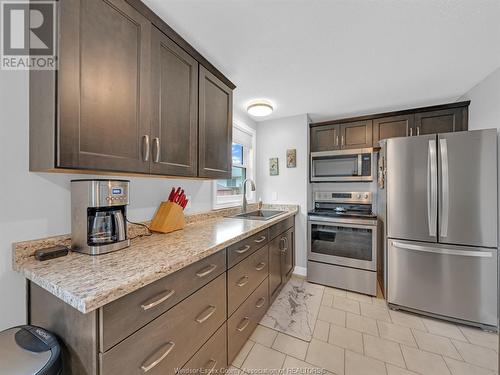 10395 Caledon Court, Windsor, ON - Indoor Photo Showing Kitchen