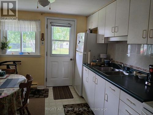 171 Union Avenue, Scugog (Port Perry), ON - Indoor Photo Showing Kitchen With Double Sink