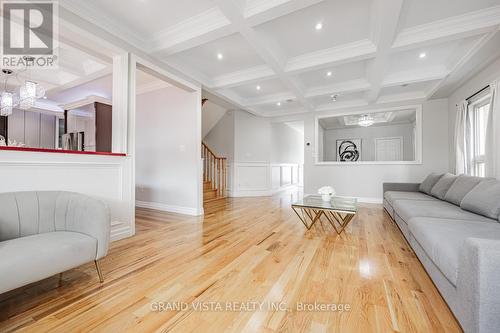 83 Chalkfarm Crescent, Brampton (Northwest Sandalwood Parkway), ON - Indoor Photo Showing Living Room