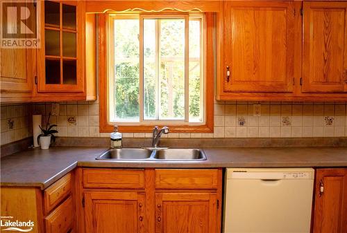 3410 Reservoir Road, Coldwater, ON - Indoor Photo Showing Kitchen With Double Sink