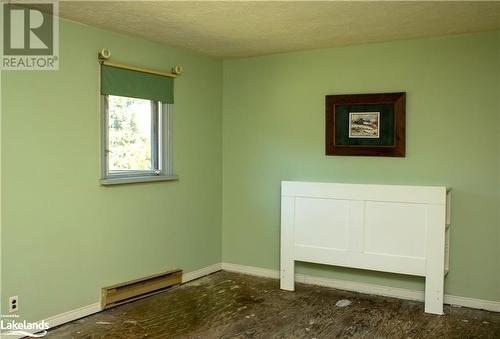 3410 Reservoir Road, Coldwater, ON - Indoor Photo Showing Other Room