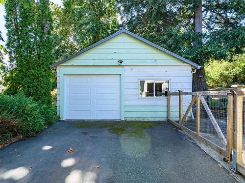 3869 Howard Ave, Royston, BC 