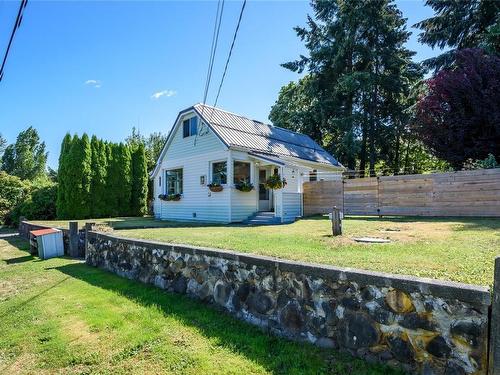 3869 Howard Ave, Royston, BC 