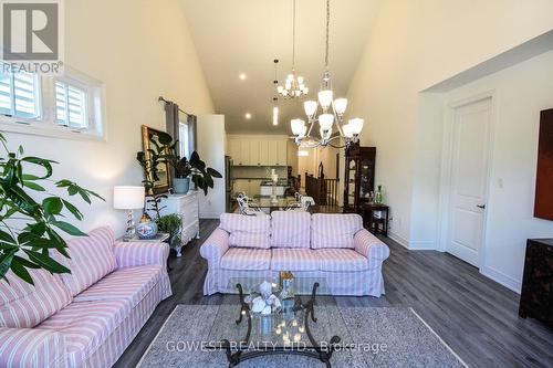 58 Paradise Grove, Niagara-On-The-Lake (Virgil), ON - Indoor Photo Showing Living Room