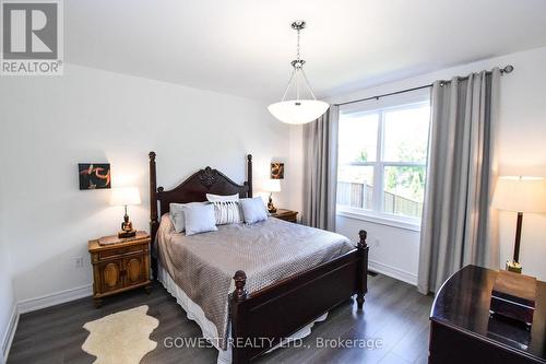 58 Paradise Grove, Niagara-On-The-Lake (Virgil), ON - Indoor Photo Showing Bedroom