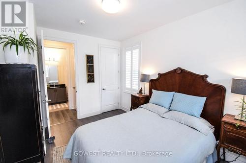 58 Paradise Grove, Niagara-On-The-Lake (Virgil), ON - Indoor Photo Showing Bedroom