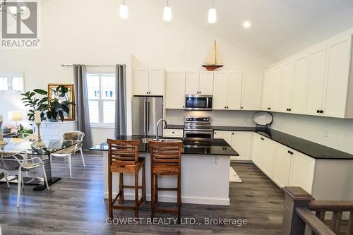 58 Paradise Grove, Niagara-On-The-Lake (Virgil), ON - Indoor Photo Showing Kitchen With Stainless Steel Kitchen With Double Sink