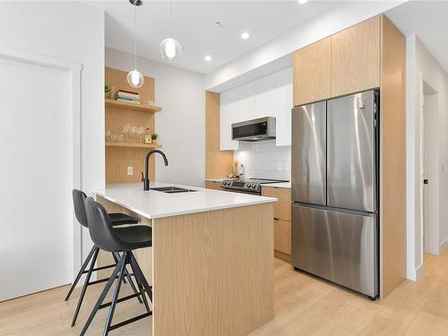 408-1301 Hillside Ave, Victoria, BC - Indoor Photo Showing Kitchen With Stainless Steel Kitchen With Double Sink With Upgraded Kitchen