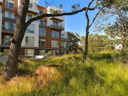 408-1301 Hillside Ave, Victoria, BC - Outdoor With Facade