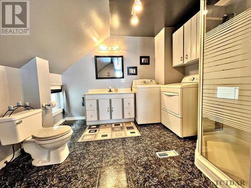 158 Kent Ave, Timmins, ON - Indoor Photo Showing Laundry Room