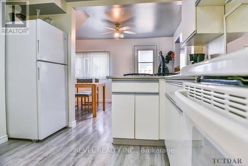 158 Kent Avenue, Timmins (Timmins South - West), ON - Indoor Photo Showing Kitchen