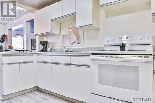 158 Kent Ave, Timmins, ON - Indoor Photo Showing Kitchen