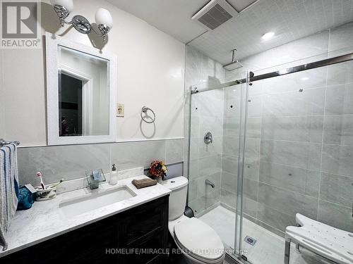 18 Scarlett Drive, Brampton, ON - Indoor Photo Showing Bathroom