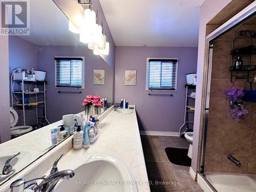 18 Scarlett Drive, Brampton, ON - Indoor Photo Showing Bathroom