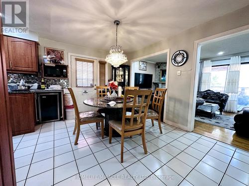 18 Scarlett Drive, Brampton, ON - Indoor Photo Showing Dining Room