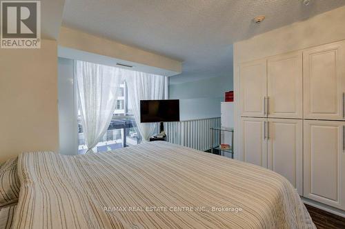 304 - 1940 Ironstone Drive, Burlington, ON - Indoor Photo Showing Bedroom