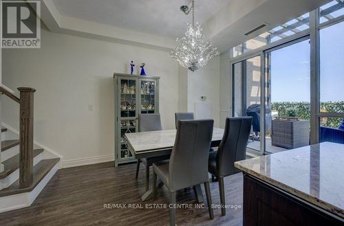 304 - 1940 Ironstone Drive, Burlington, ON - Indoor Photo Showing Dining Room