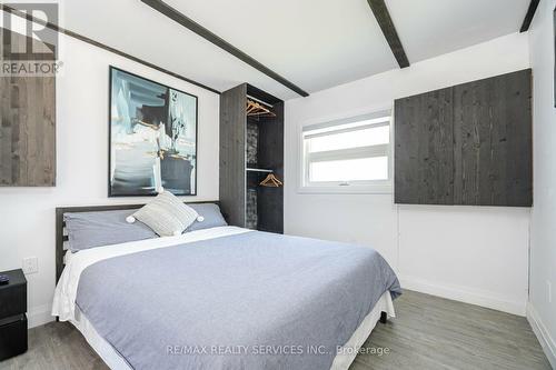 28 Eldonia Road, Kawartha Lakes, ON - Indoor Photo Showing Bedroom