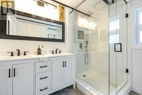 28 Eldonia Road, Kawartha Lakes, ON - Indoor Photo Showing Bathroom